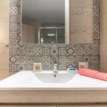 Cosy Flat With Private Garden Apartment Heraklion (Crete)
